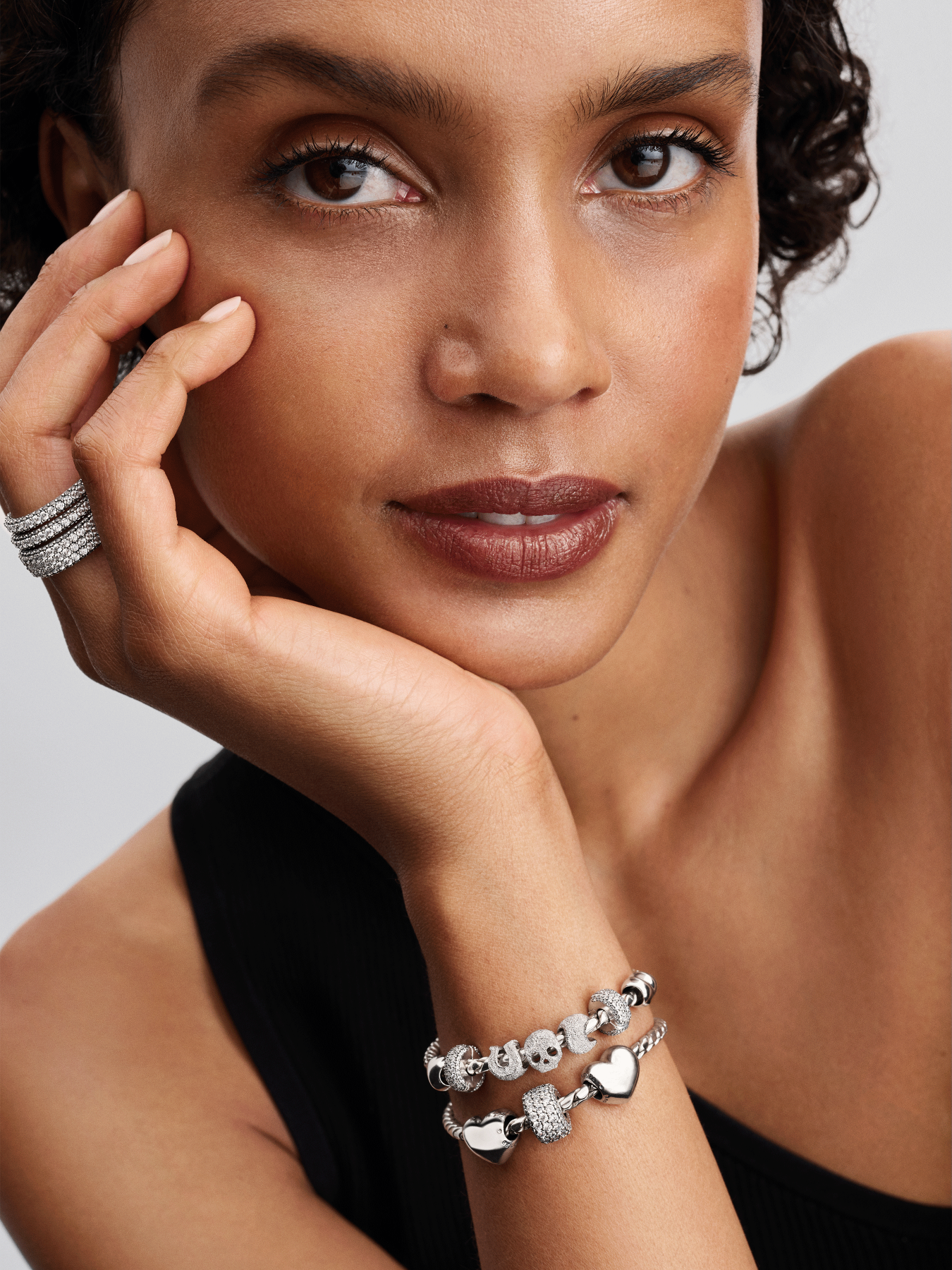 Классические PANDORA модель 794056C00 Фото