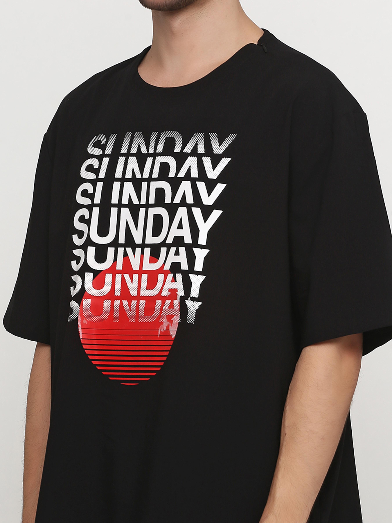 Футболка H&M модель 12-6567099_черный с принтом Фото