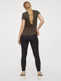 Спортивная футболка H&M модель 8750052dm_хаки Спортивная футболка H&M модель 8750052dm_хаки Фото