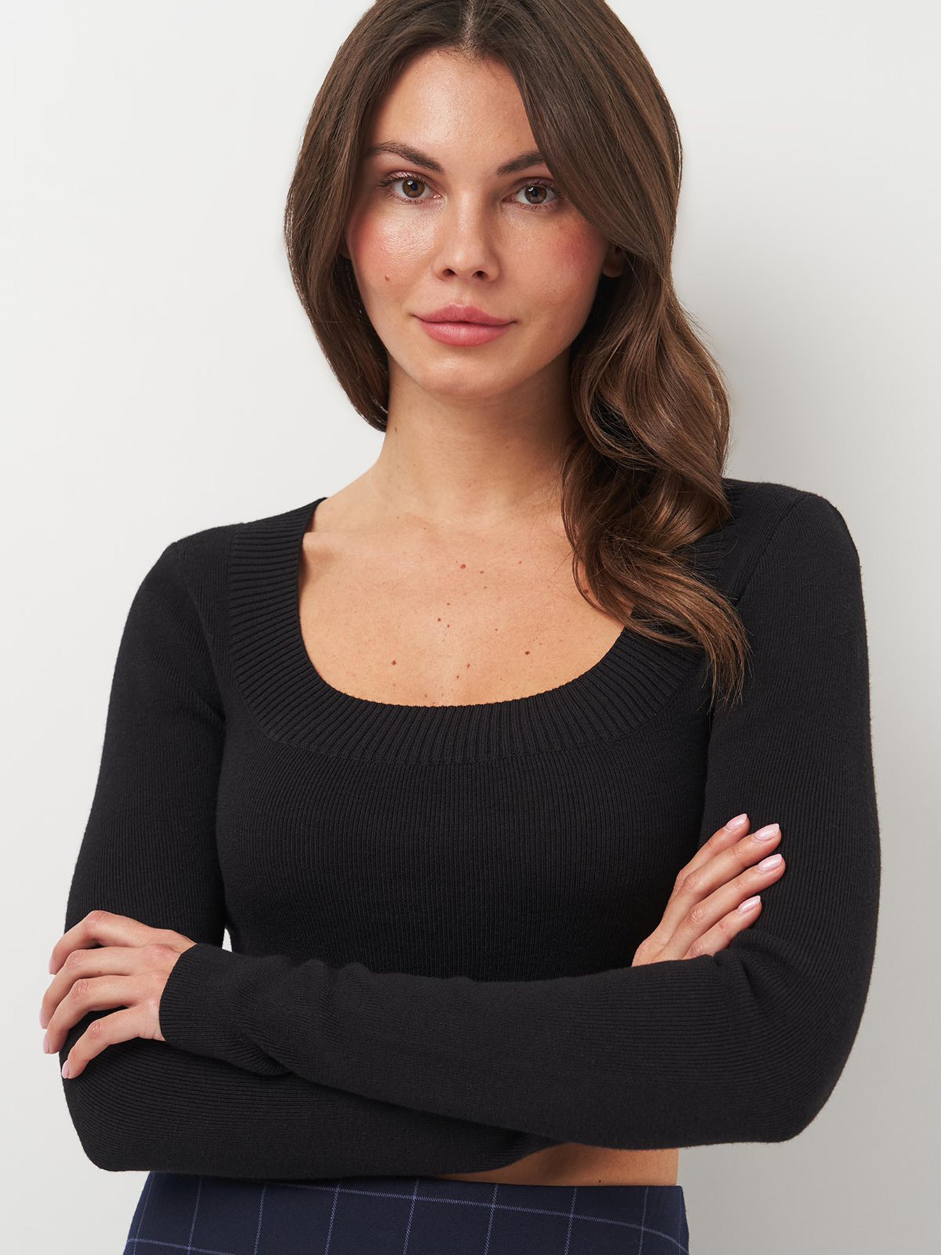 Топ Monki модель 1658803wer_Черный Фото