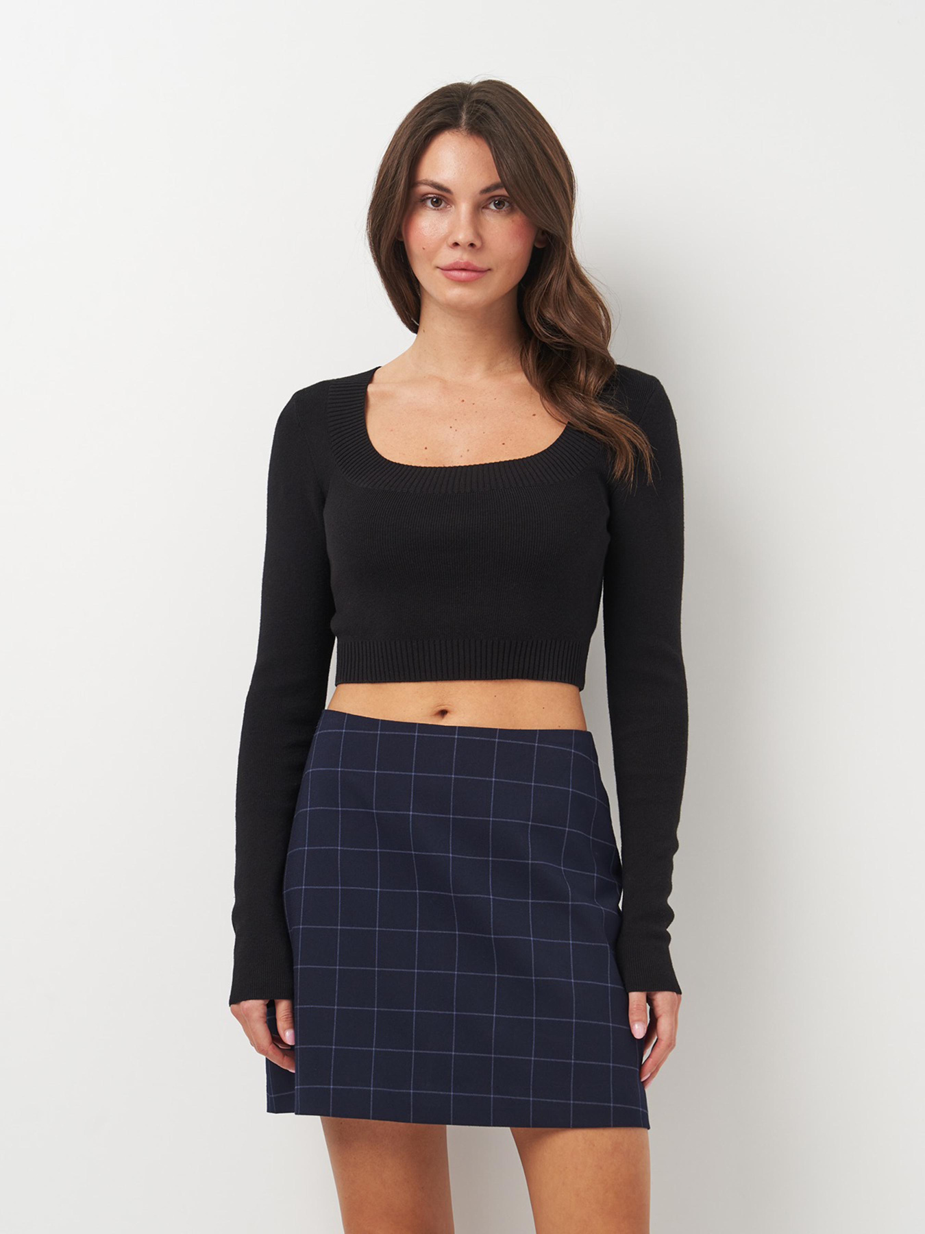 Топ Monki модель 1658803wer_Черный Фото