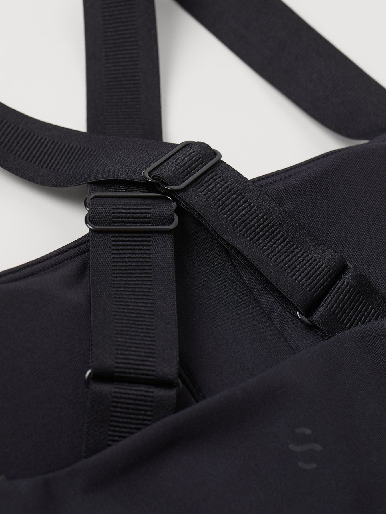 Спортивный топ H&M модель 8943552wer_Черный Фото