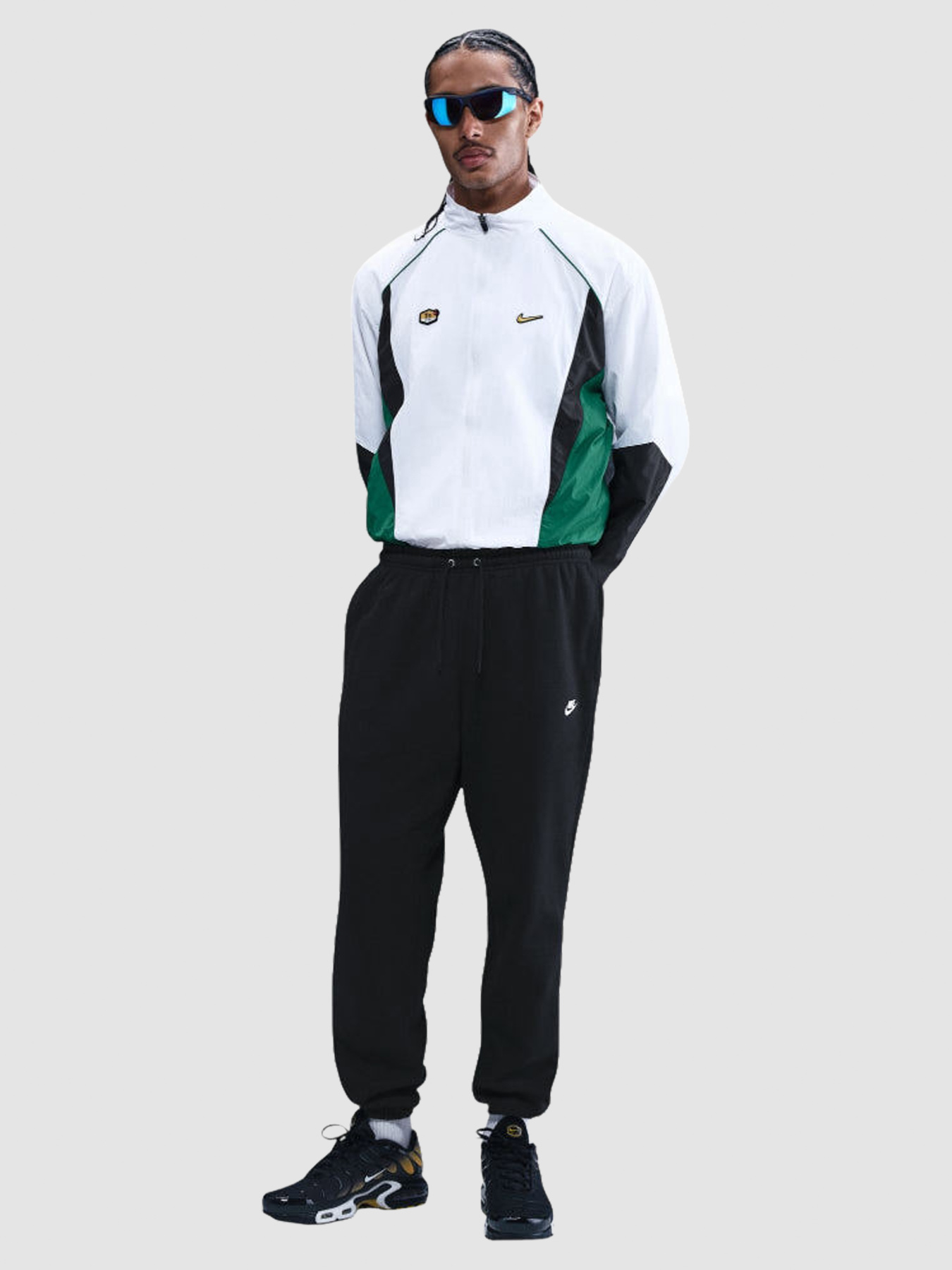 Джогери NIKE Club Cuffed Brushed Fleece модель FN3808-010 Фото