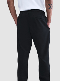 Джогери NIKE Club Cuffed Brushed Fleece модель FN3808-010 Фото