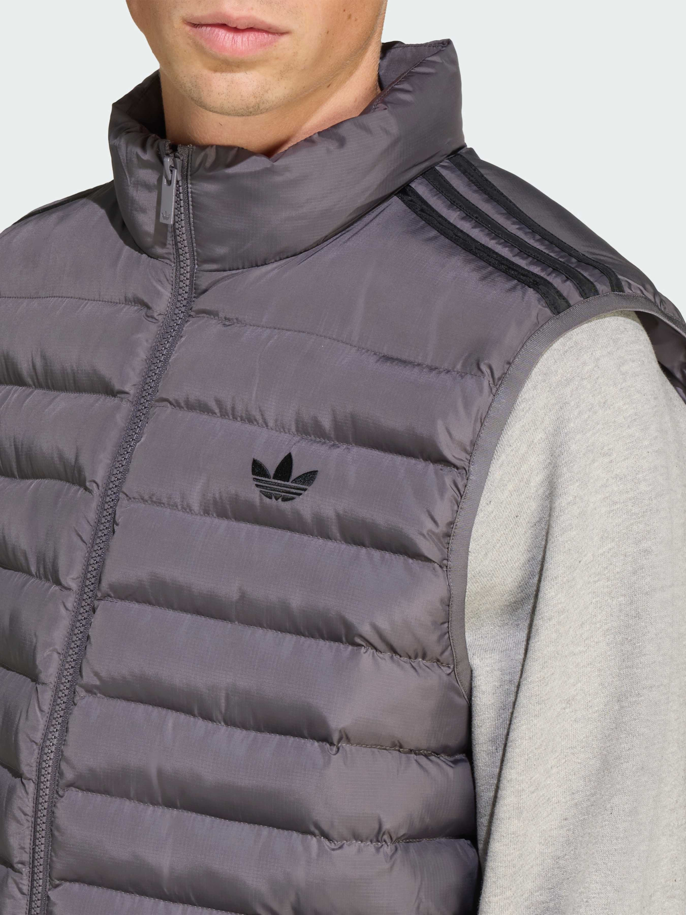 Жилет с утеплителем Adidas модель JX4119 Фото