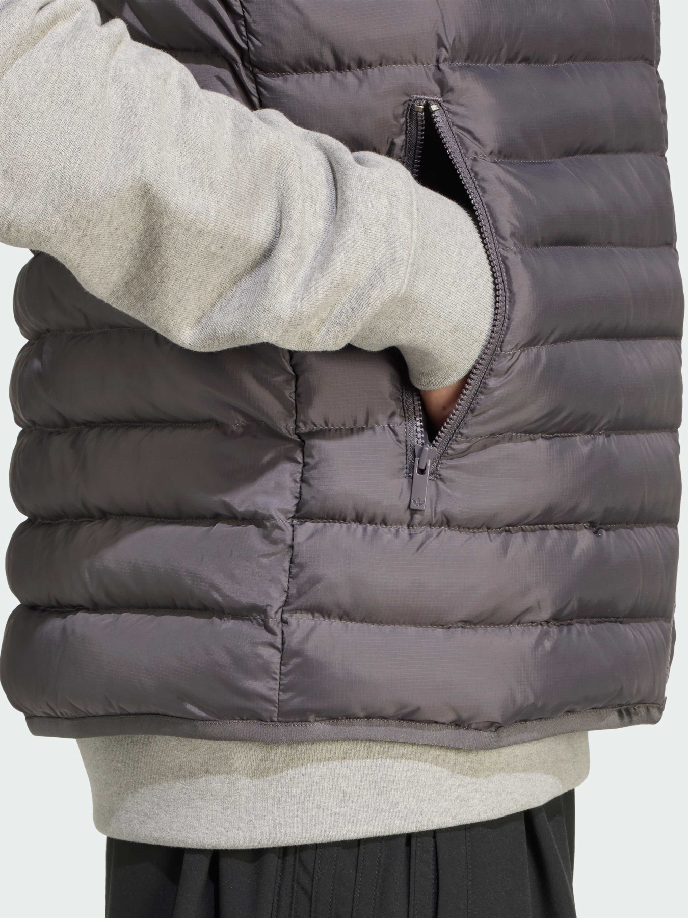 Жилет с утеплителем Adidas модель JX4119 Фото