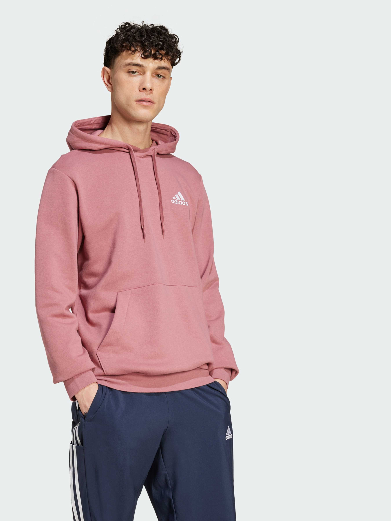 Худі Adidas модель IZ4756 Худі Adidas модель IZ4756 Фото