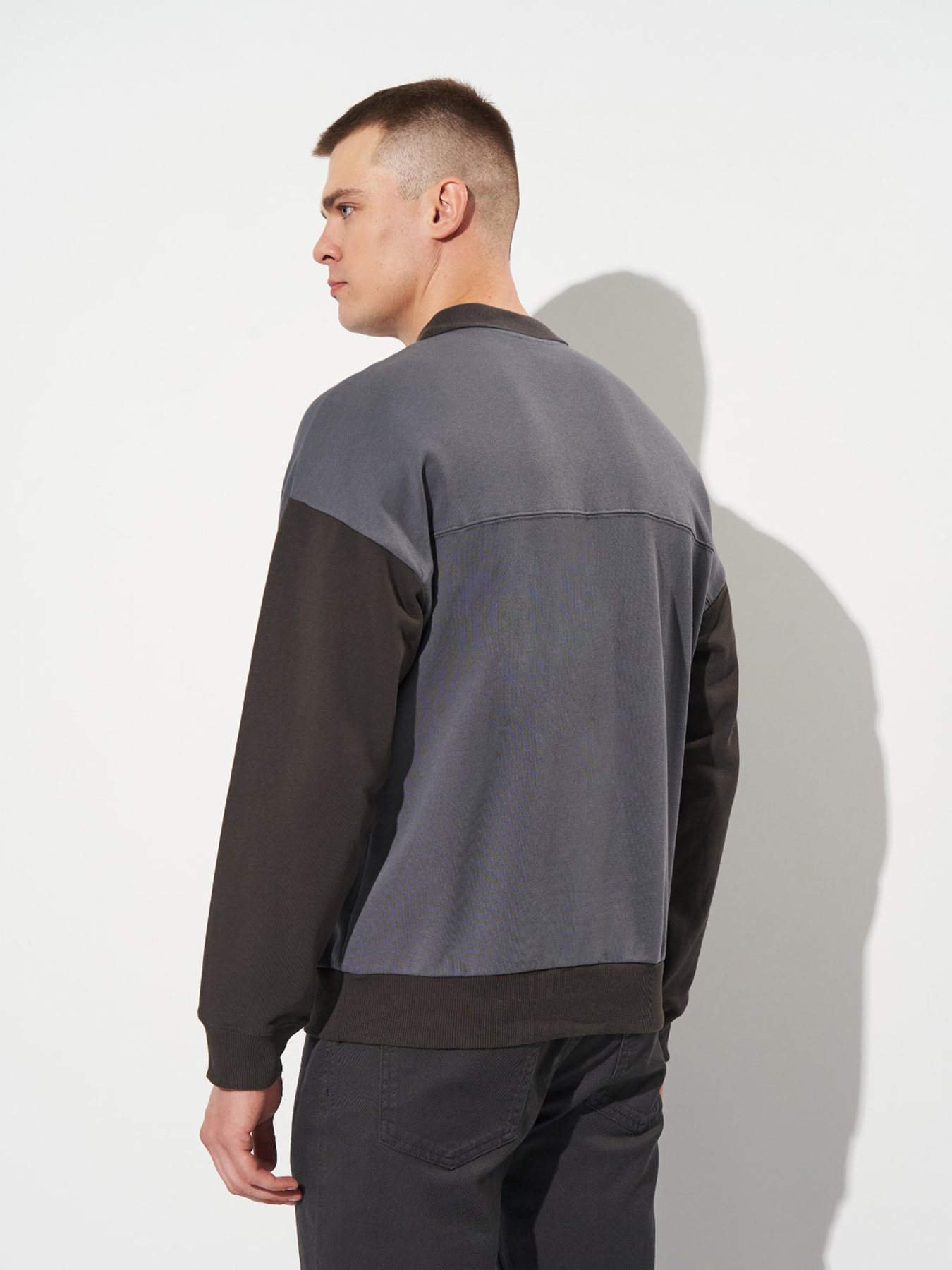 Свитшот H&M модель 10685345wer_Серо-черный Фото