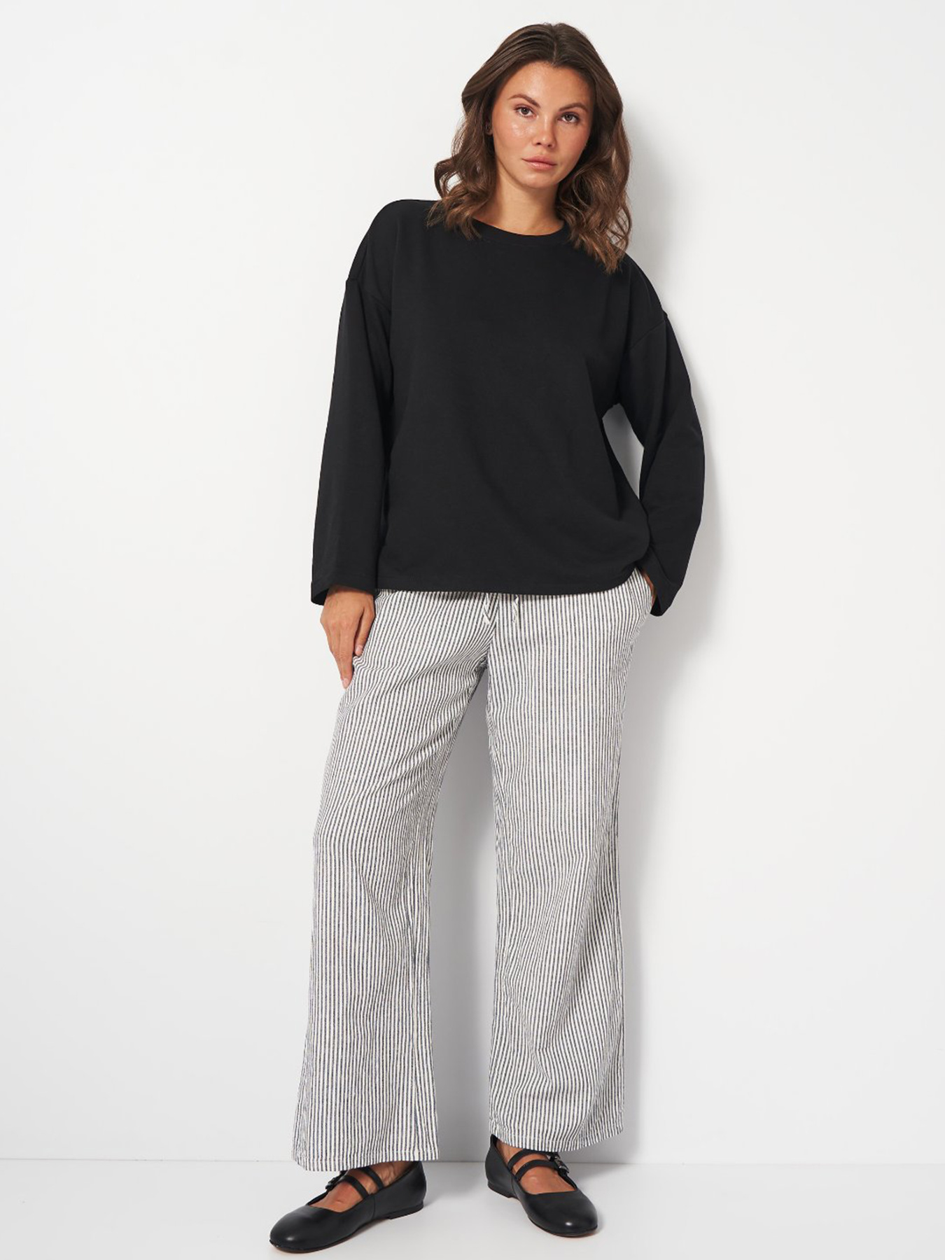 Свитшот H&M модель 9381193wer_Черный Фото