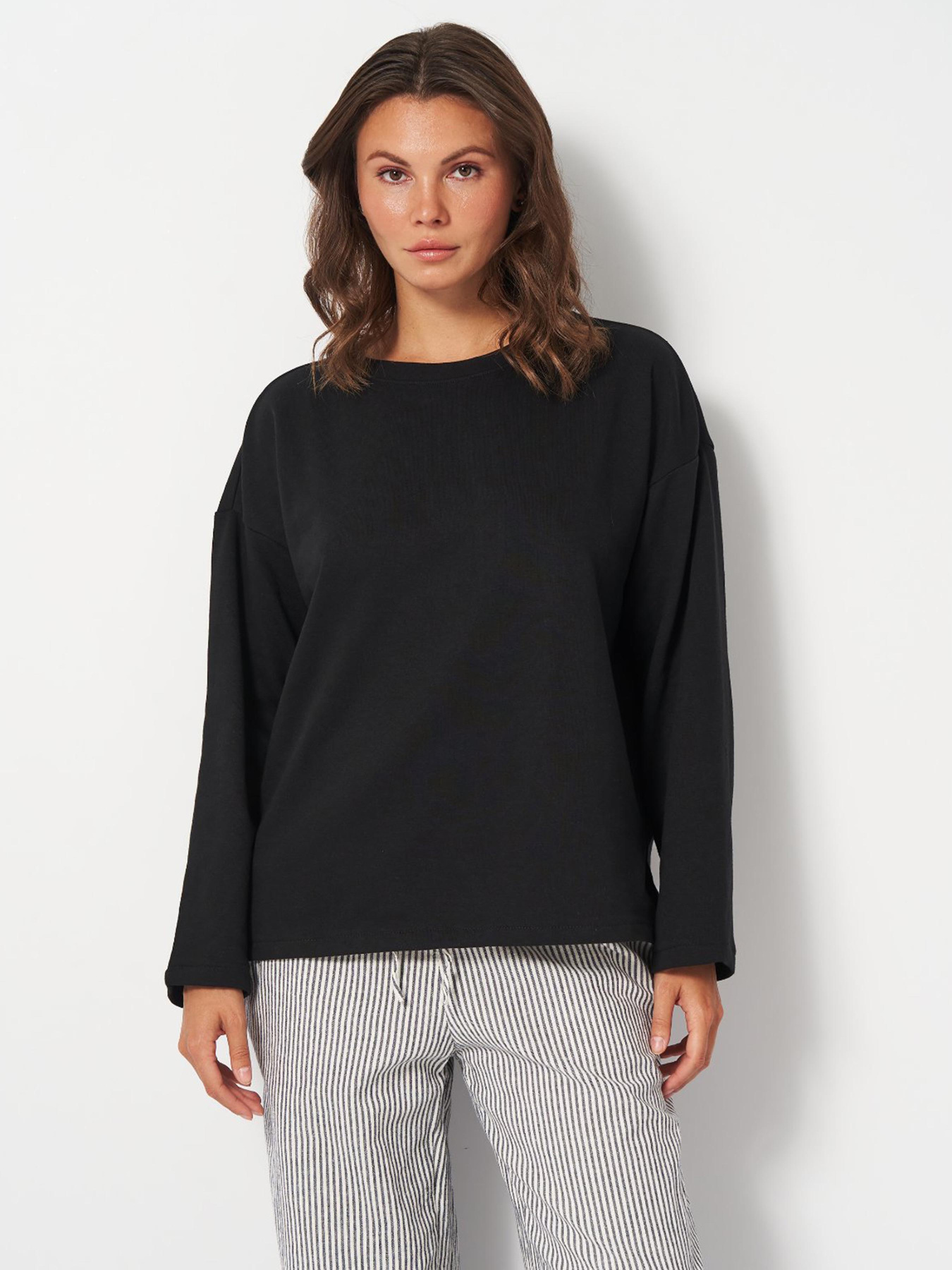 Свитшот H&M модель 9381193wer_Черный Фото