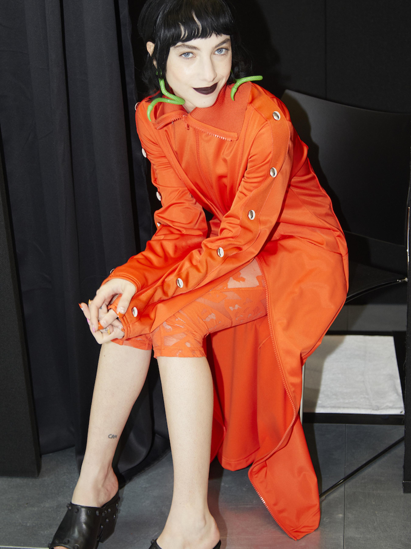 Плащ H&M модель 1104774arl_Темно-оранжевый Фото