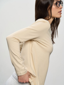 Лонгслів Роза модель 231109_sandy Фото