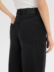 Широкі джинси DIVERSE Rawie 256 модель 10048255 Фото