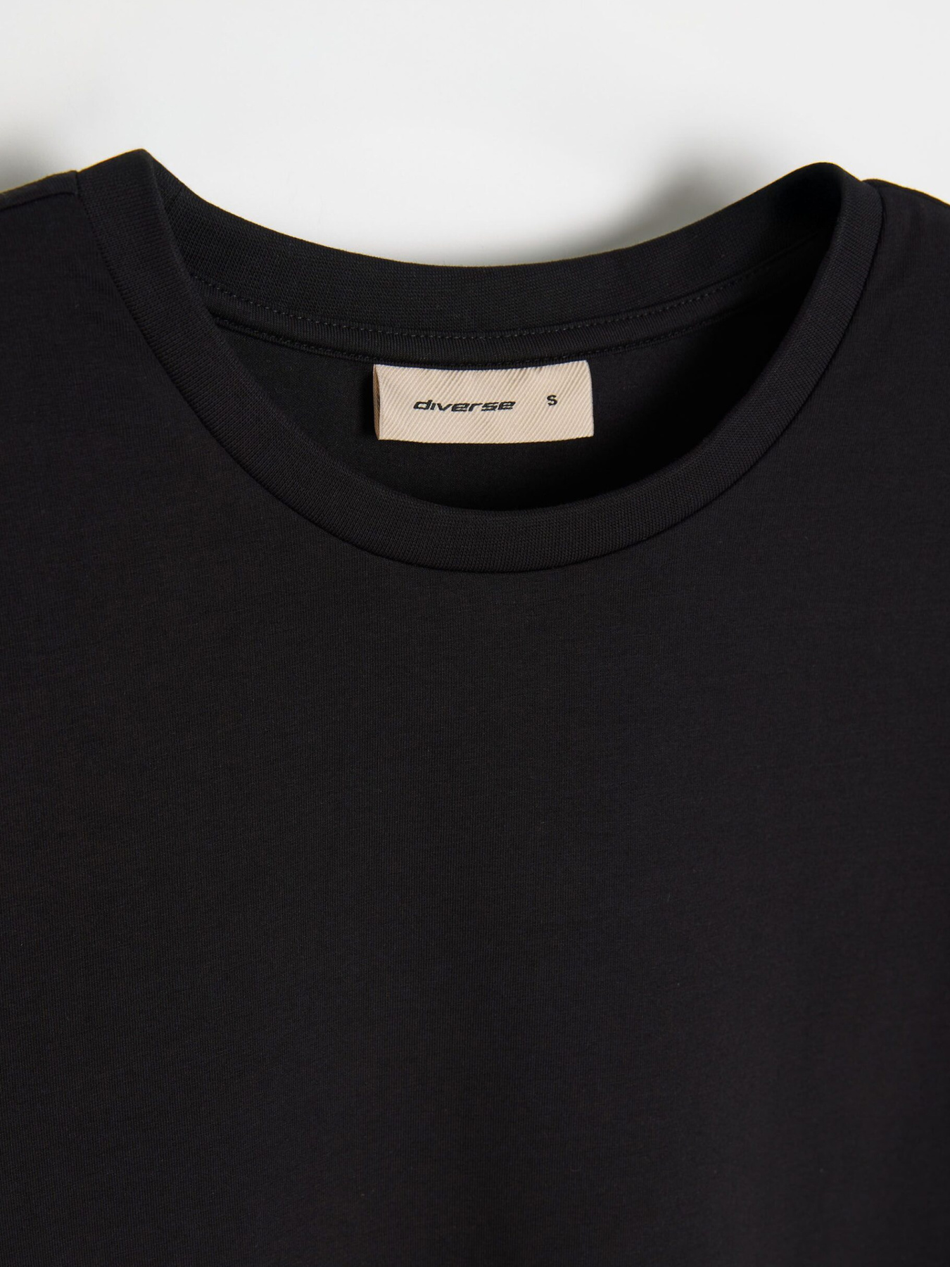 Футболка DIVERSE Shulla модель 10048324 Фото