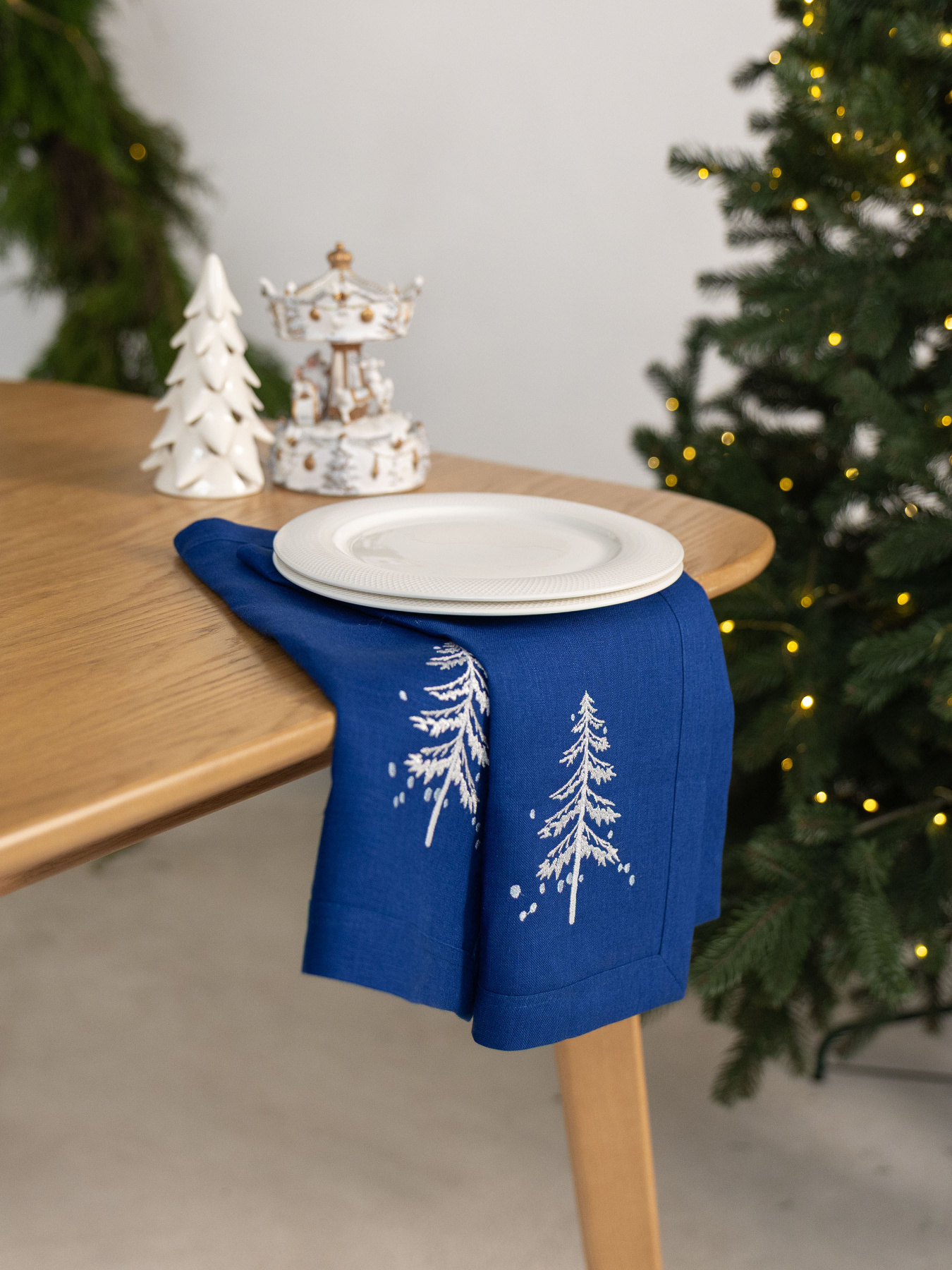 Комплект серветкок новорічних " Ялинки" (2шт.) Едельвіка модель 497-25-00 Фото