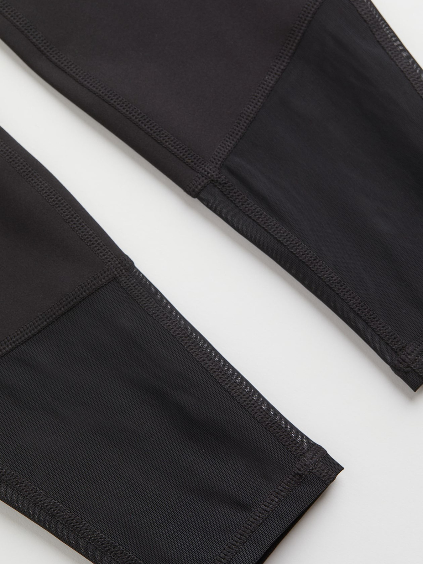 Спортивные леггинсы H&M модель 10352205wer_Черный Фото