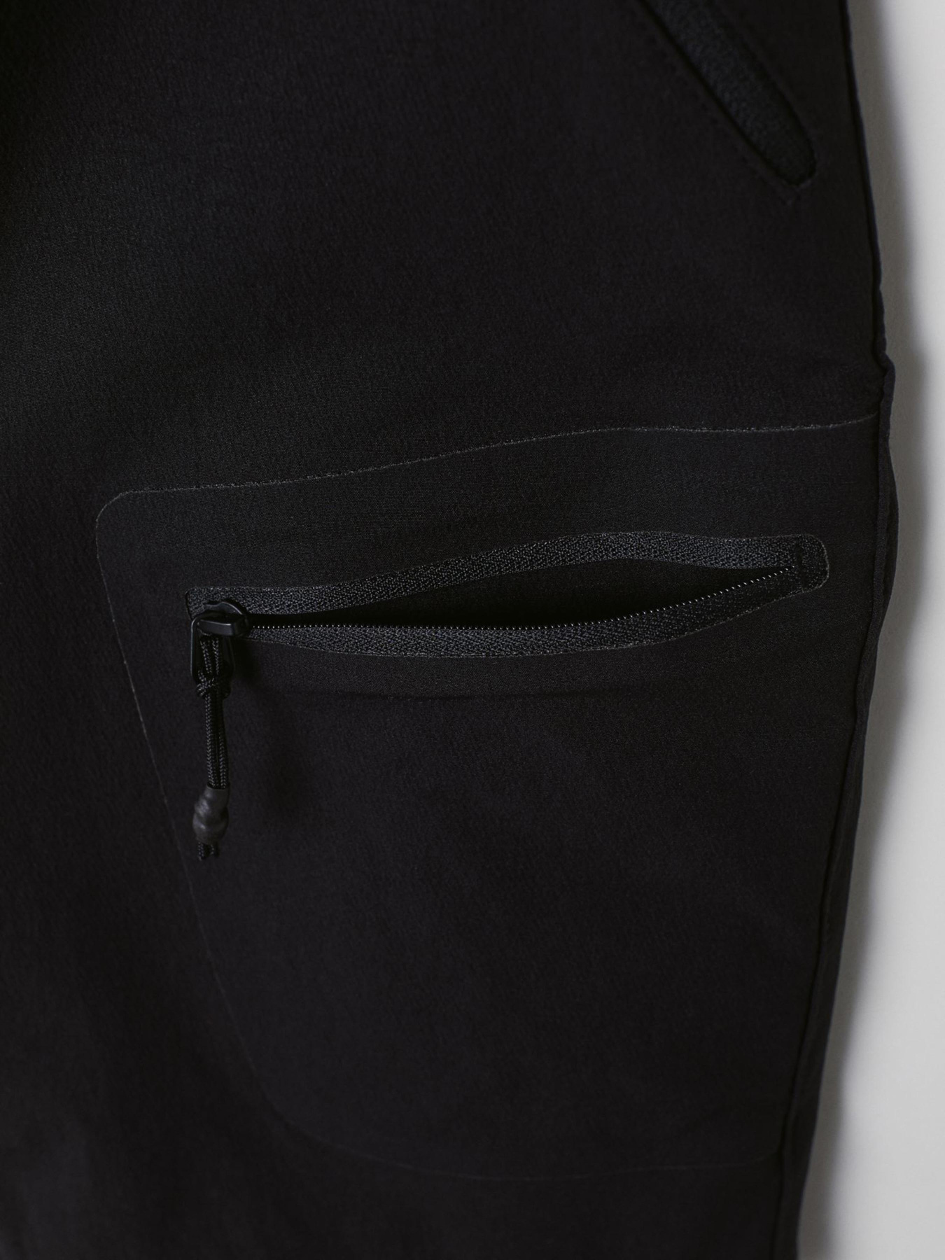 Спортивні шорти H&M модель 5822587dlog_Черный Фото