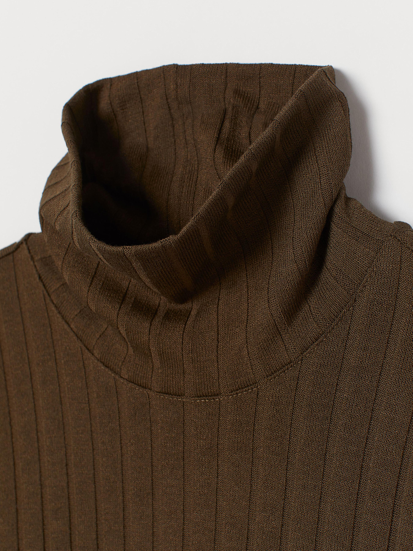 Платье миди H&M модель 8035920wt_хаки Фото