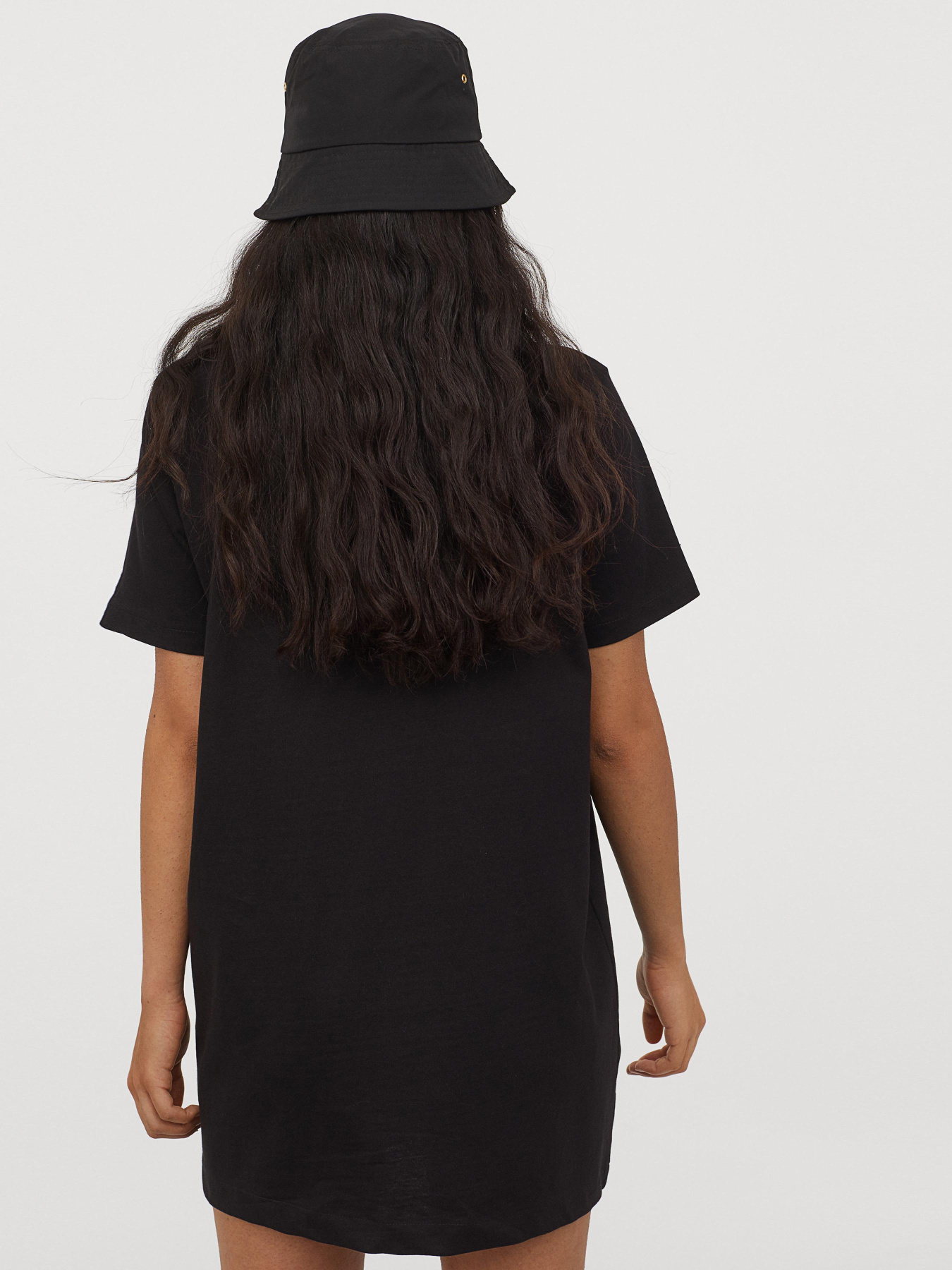 Сукня-футболка H&M модель 8414343wer_Черный Фото