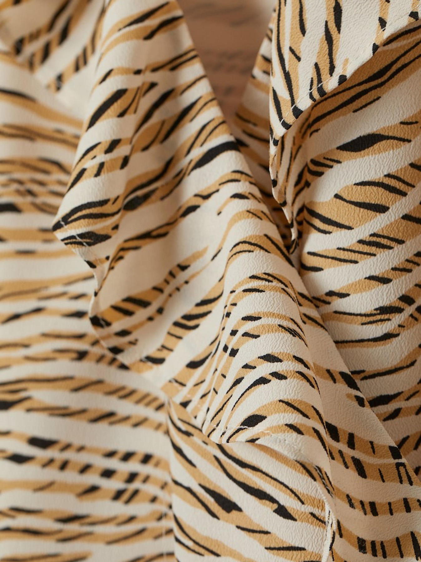 Платье мини H&M модель 8489881wer_Светло-бежевый Фото