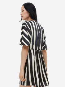 Сукня міні H&M модель 1165281wer_Черно-белый Фото