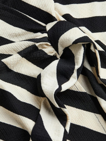 Платье миди H&M модель 1155349wer_Черно-белый Фото