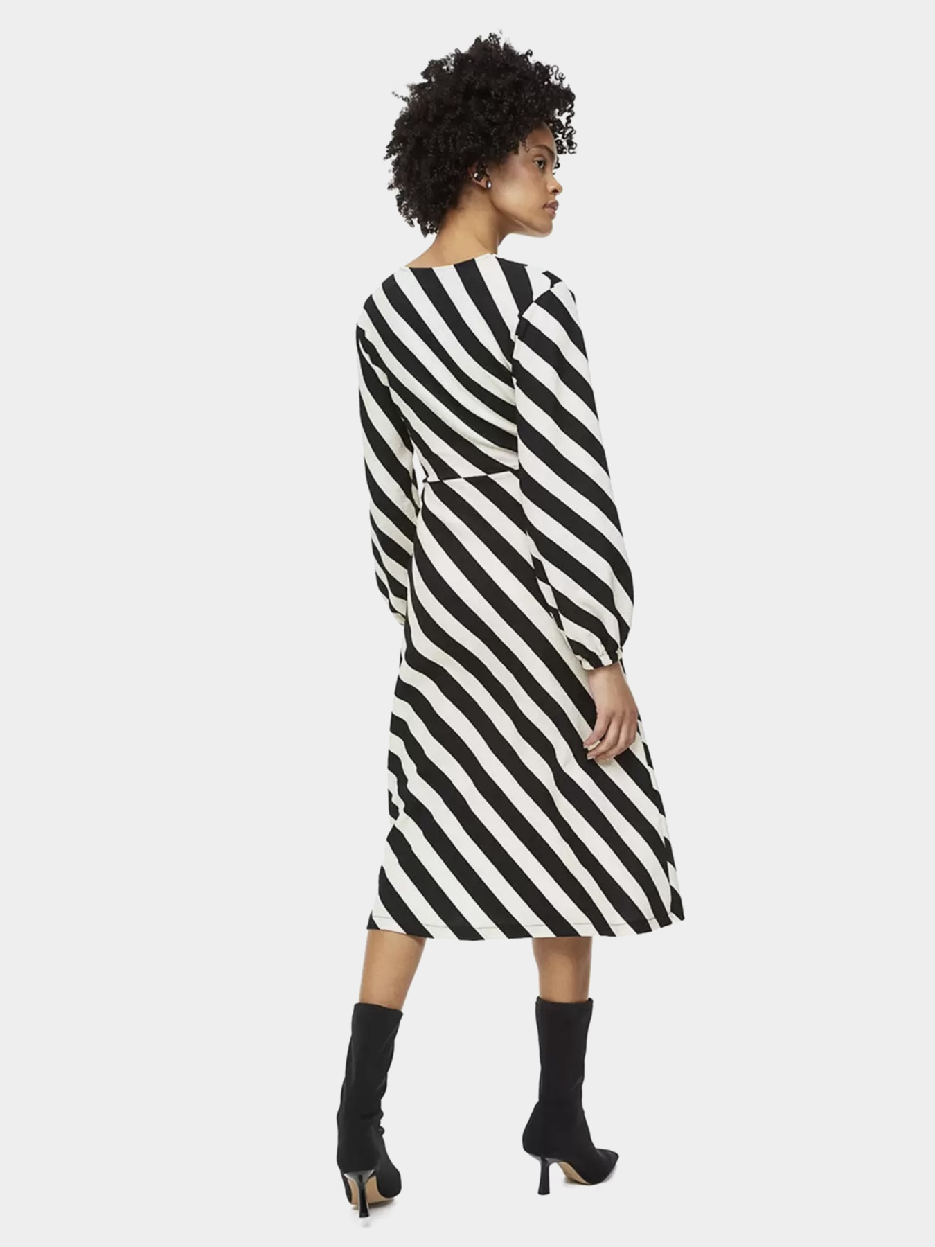 Платье миди H&M модель 1155349wer_Черно-белый Фото