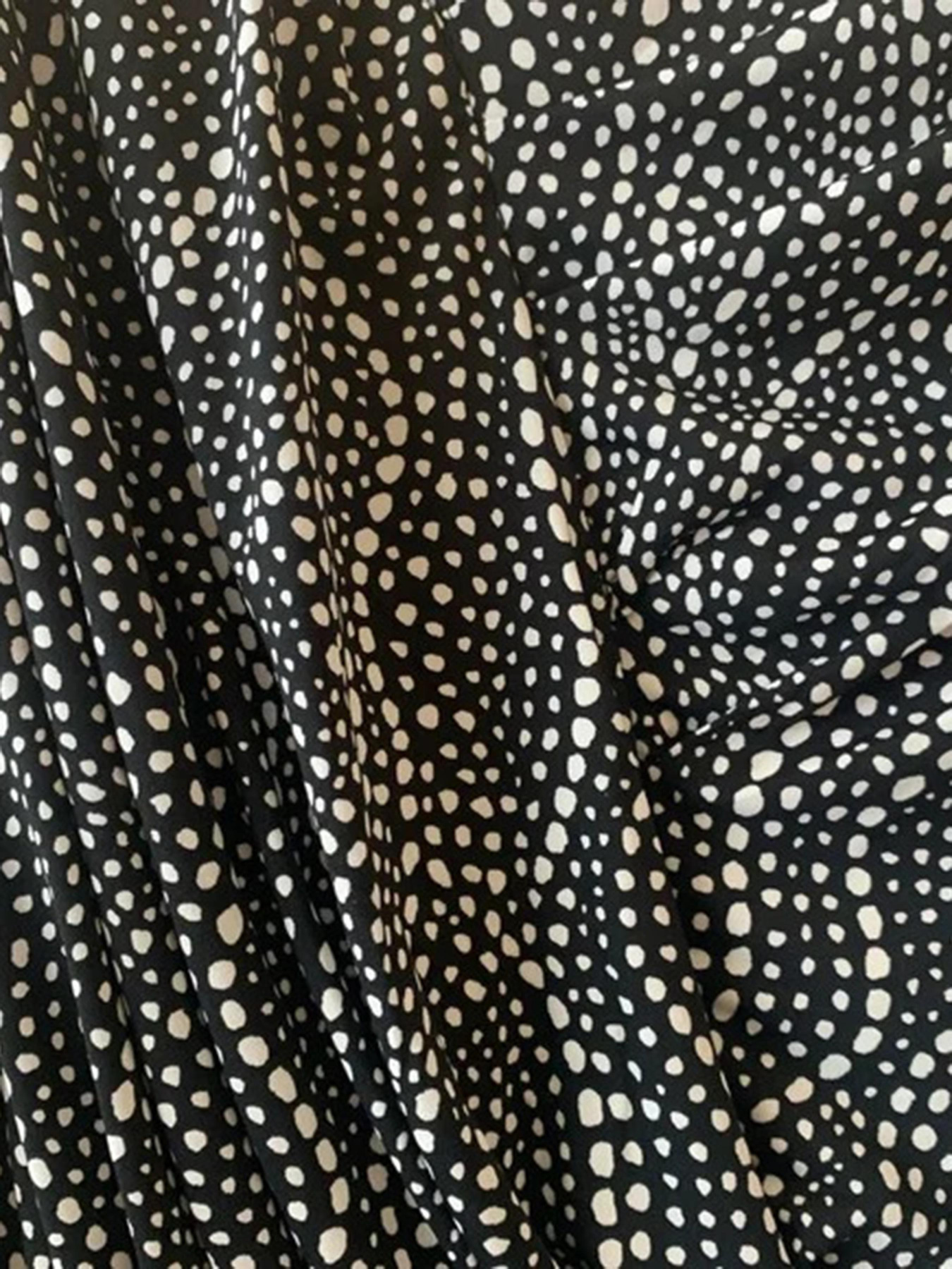 Платье миди H&M модель 2563983wer_Черно-белый Фото