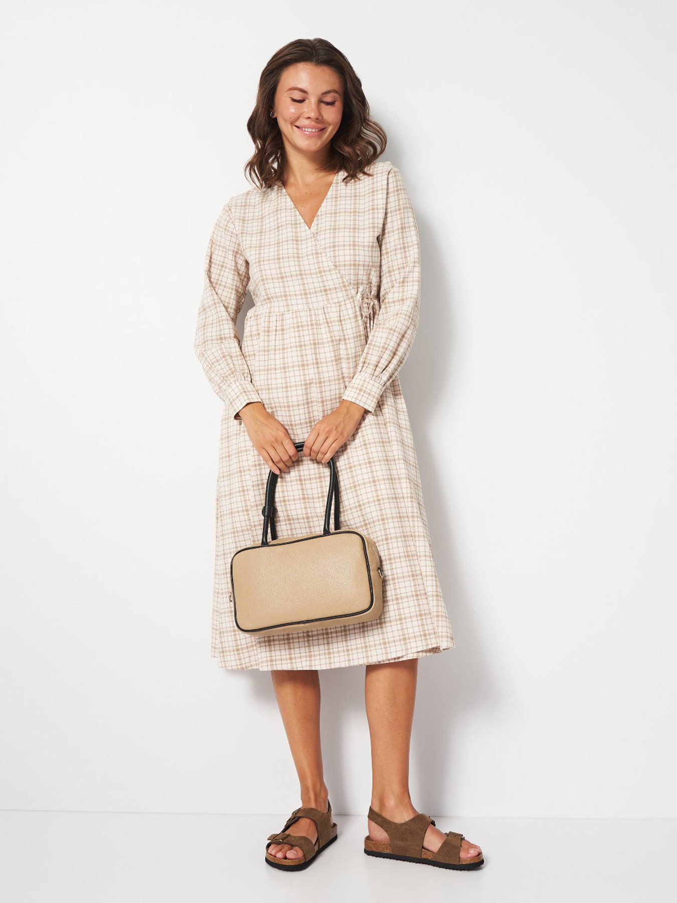 Платье миди H&M модель 10677965wer_Бежево-белый Платье миди H&M модель 10677965wer_Бежево-белый Фото