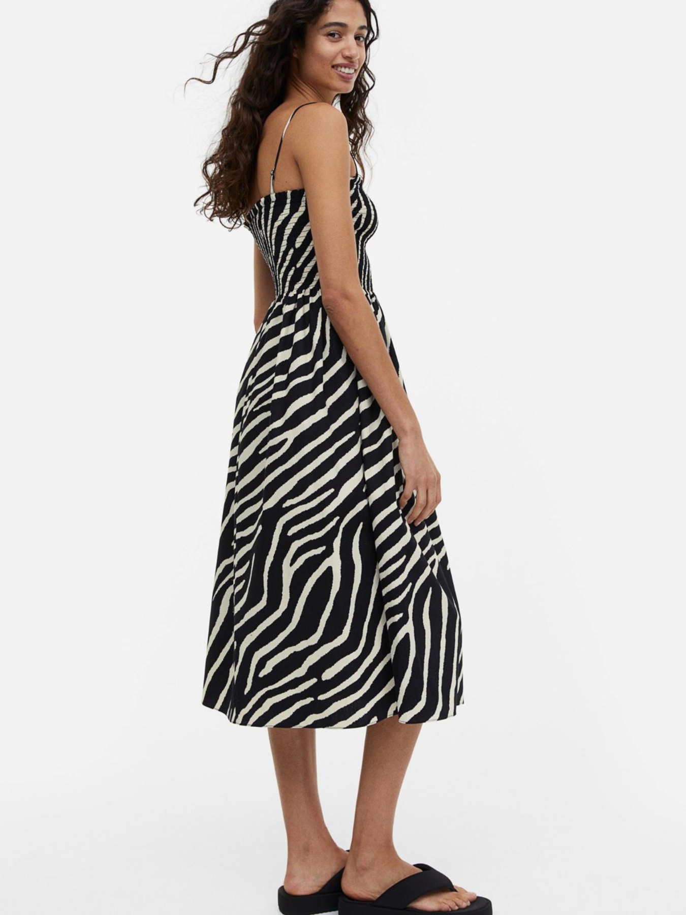 Сарафан H&M модель 1163482wer_Черно-белый Фото