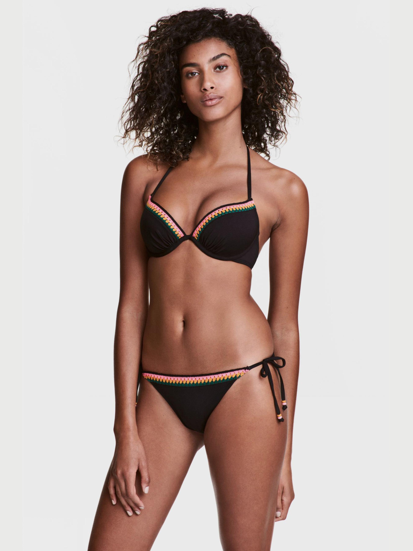 Нижня частина купальника H&M модель 4604655bar_Черный Фото