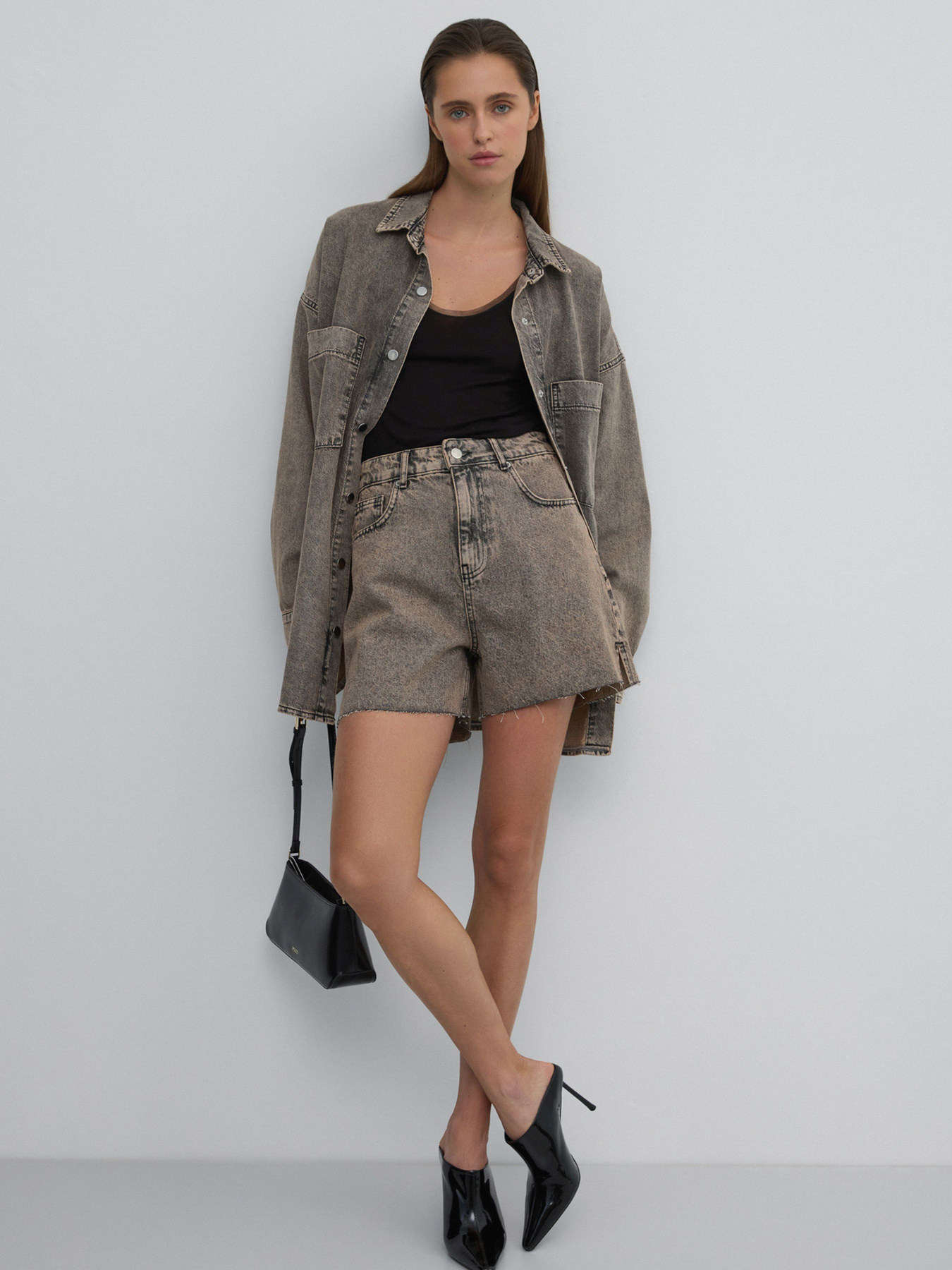 Повседневные шорты Estro модель 667-500-3008 Фото