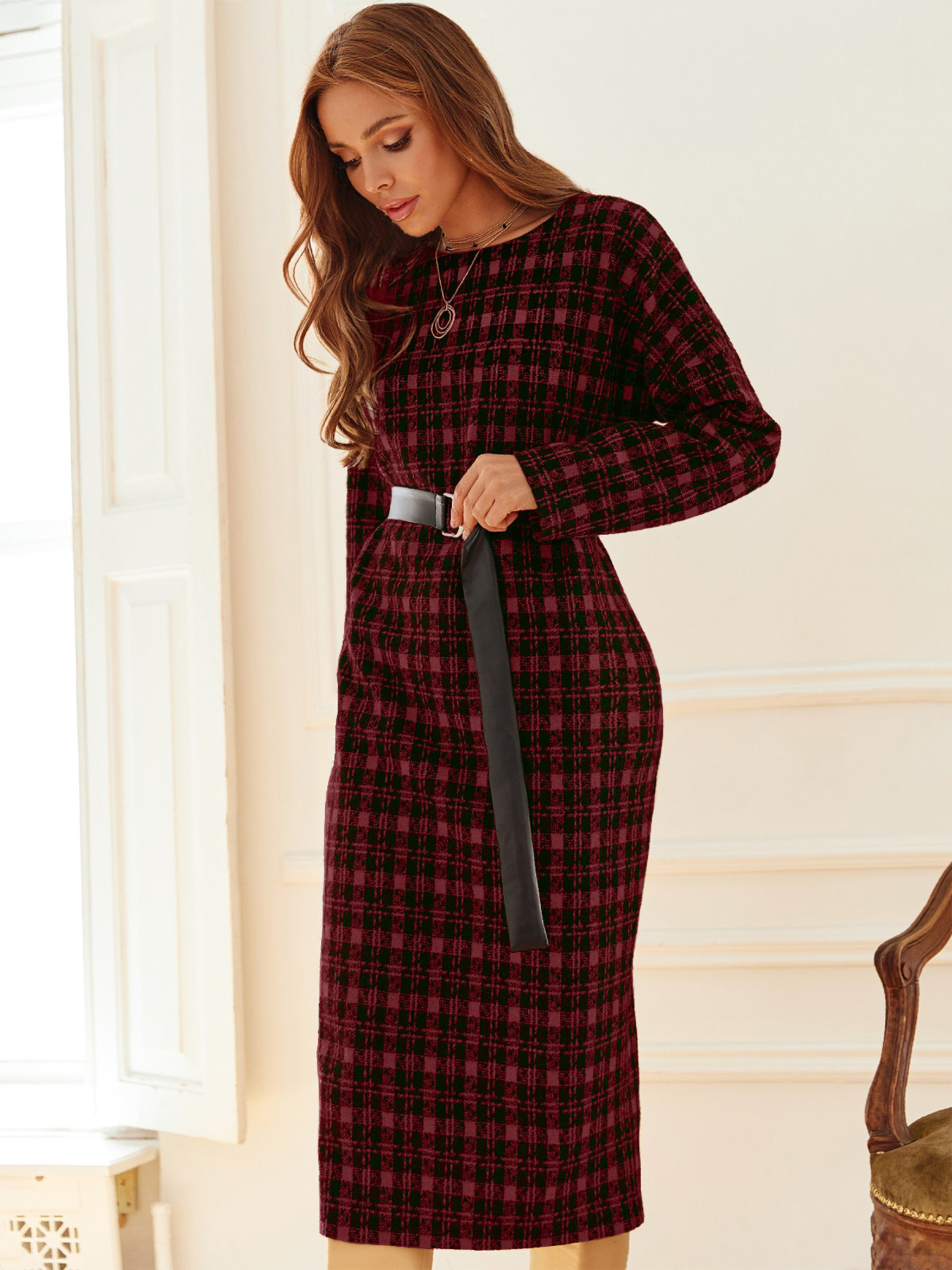 Бордовое платье-миди в клетку из трикотажа модель 72306 Фото