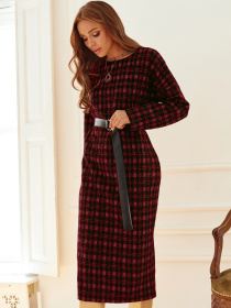 Бордовое платье-миди в клетку из трикотажа модель 72306 Фото