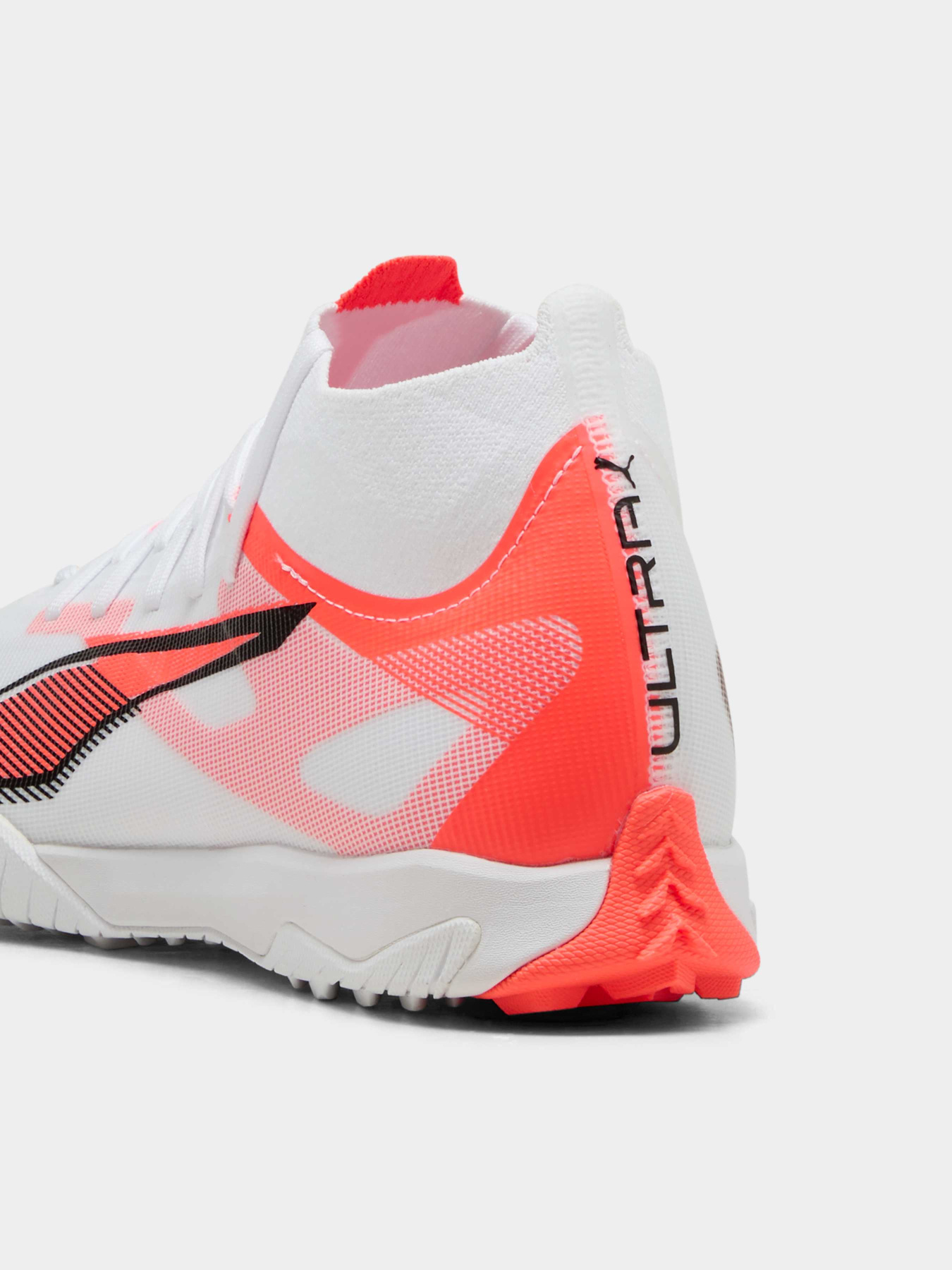 Бутси PUMA Ultra 5 Match+ Tt модель 108357 Фото