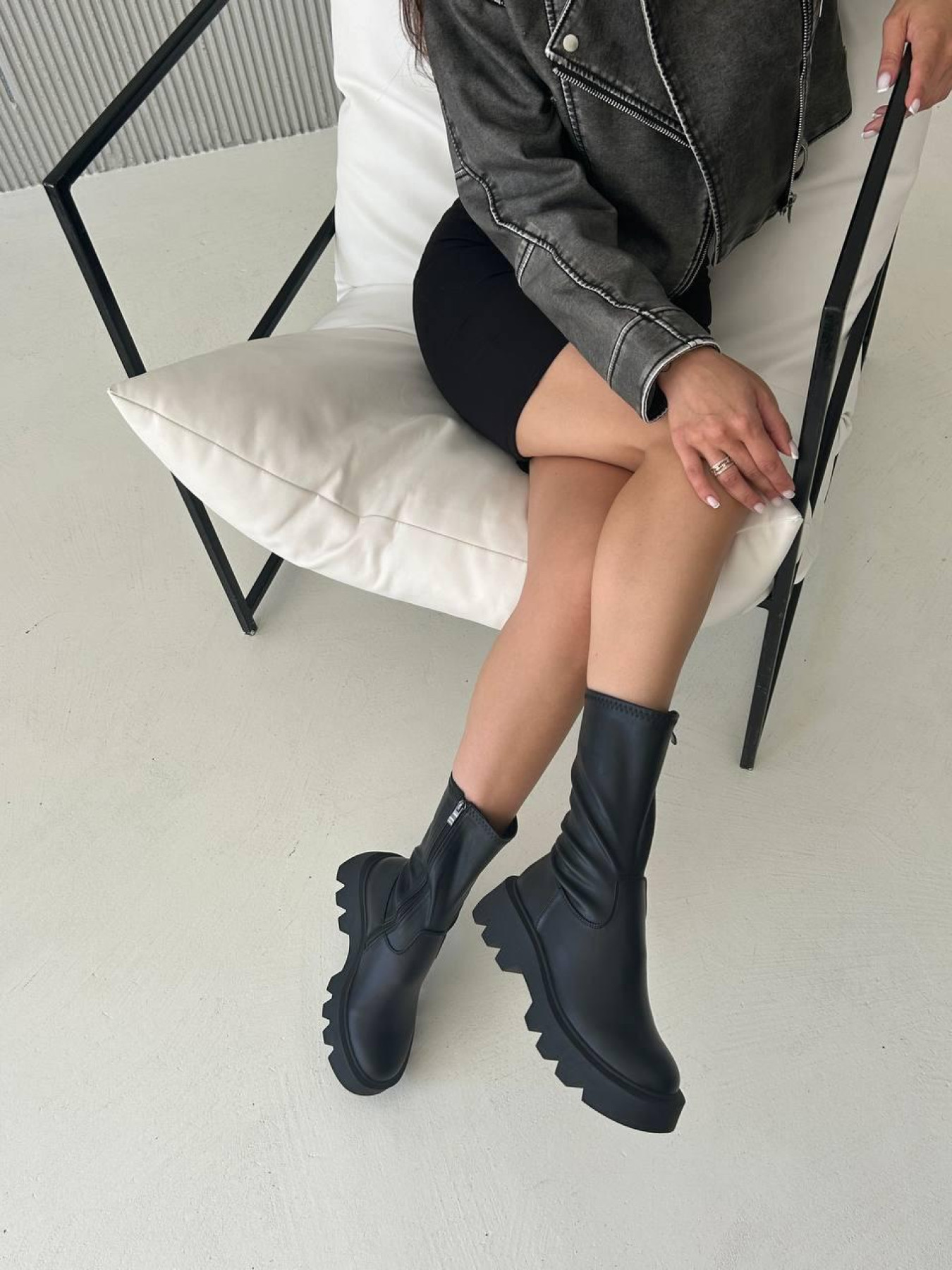 Ботинки из стрейч-кожи на массивной подошве кожаный подклад (522) модель P_133331-S37_133331 Фото