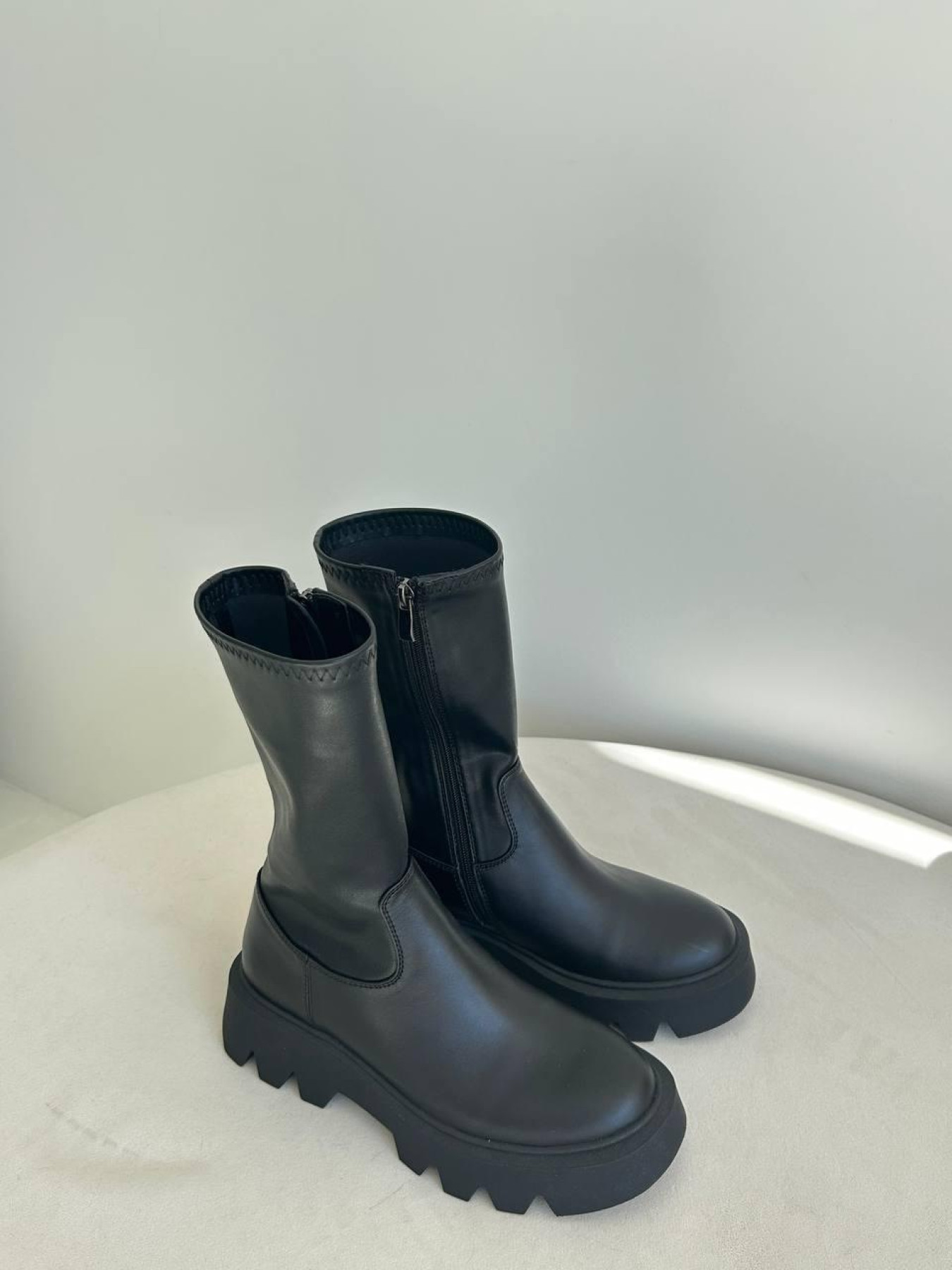 Ботинки из стрейч-кожи на массивной подошве подклад овчина (522) модель P_133324-S36_20000158 Фото