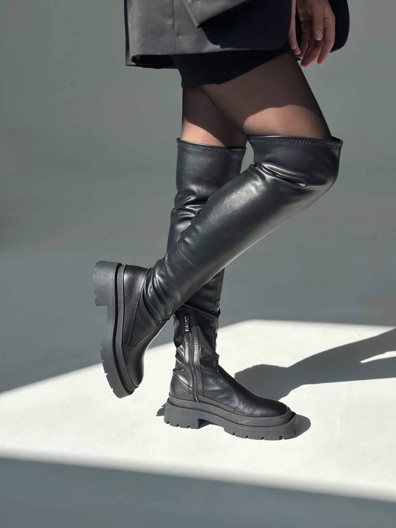 Женские кожаные ботфорты черного цвета с байковой подкладкой (900/21181) модель P_139104-S37_139104 Фото