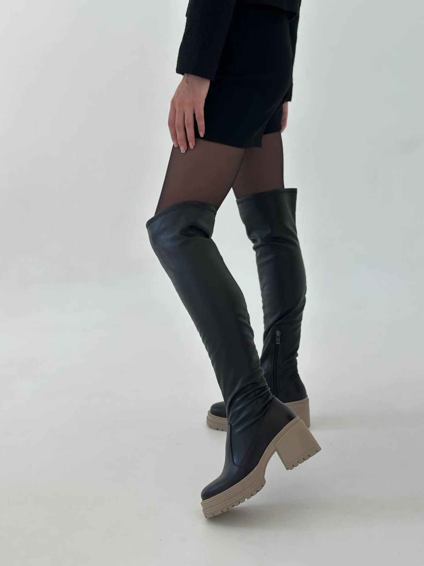 Женские кожаные ботфорты черного цвета с байковой подкладкой (900/Megan2) модель P_157382-S38_171395 Фото