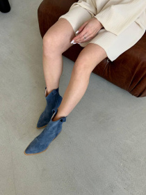 Женские замшевые казаки цвета джинс с кожаной подкладкой (597) модель P_149721-S37_149721 Фото