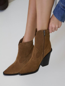 Короткие замшевые казаки на кожаной подкладке виски (699/дал.) модель P_203362-S36_203362 Фото