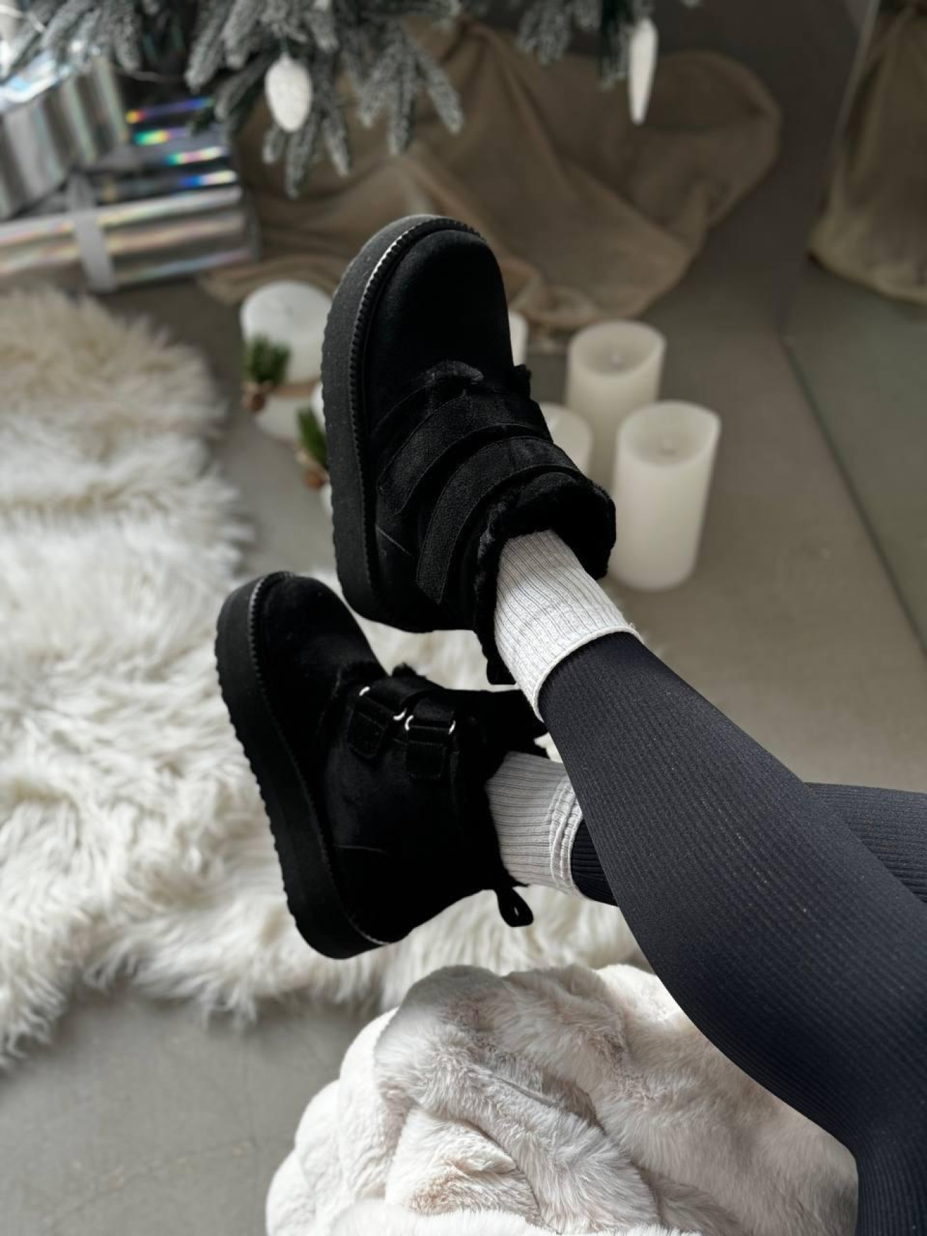 Жіночі замшеві Уггі з натуральною овчиною чорного кольору (540) модель P_155876-S36_155876 Фото