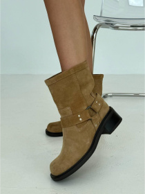 Замшевые ботинки цвета кемел с кожаной подкладкой — тепло и утончённый стиль (534) модель P_200774-S40_202426 Фото