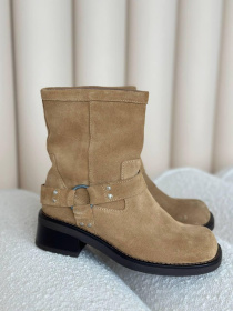 Замшевые ботинки цвета кемел с кожаной подкладкой — тепло и утончённый стиль (534) модель P_200774-S40_202426 Фото