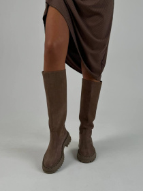 Замшевые сапоги цвета орех с натуральной овчиной (519) модель P_205373-S39_205373 Фото