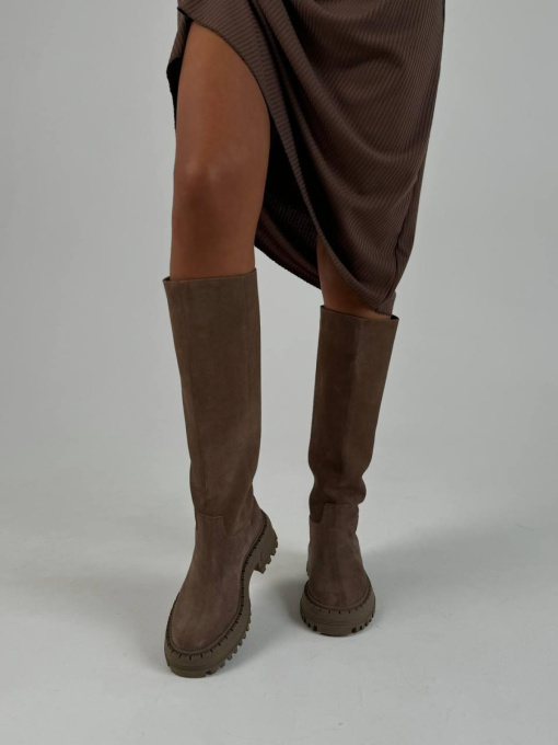 Замшевые сапоги цвета орех с натуральной овчиной (519) модель P_205373-S39_205373 Фото