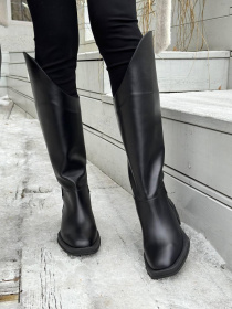 Шкіряні асиметричні чоботи-труби з байковою підкладкою чорні (903) модель P_133591-S39_134864 Фото