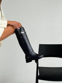 Класичні високі чоботи з натуральної шкіри чорного кольору на хутрі (620) модель P_198613-S39_203607 Фото