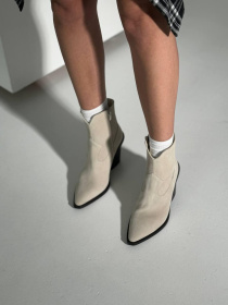 Короткие замшевые казаки с кожаной подкладкой Песок (699/Даллас) модель P_192062-S37_192079 Фото