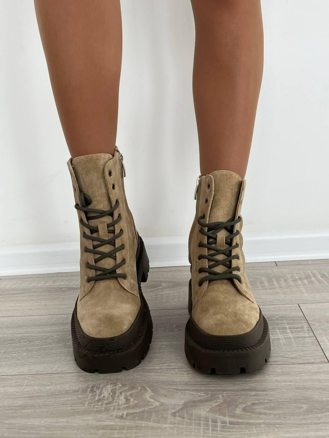 Черевики водовідштовхуючі з натуральної замші на хутрі кемел (518/21181) модель P_136752-S36_137780 Фото